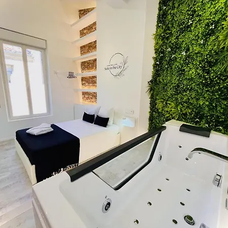 Suite In The City Avec Jacuzzi Privatif - Hyper Centre Montpellier Exterior photo