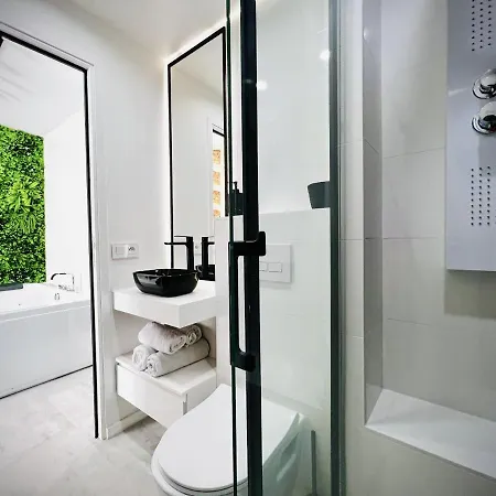 Suite In The City Avec Jacuzzi Privatif - Hyper Centre Montpellier Exterior photo