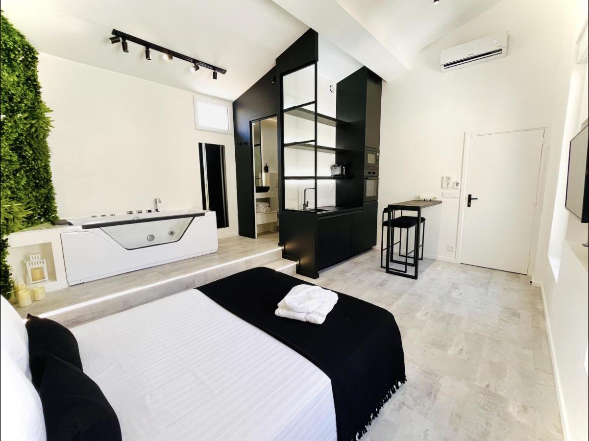 Apartment In The Avec Jacuzzi Privatif - Hyper Centre *
