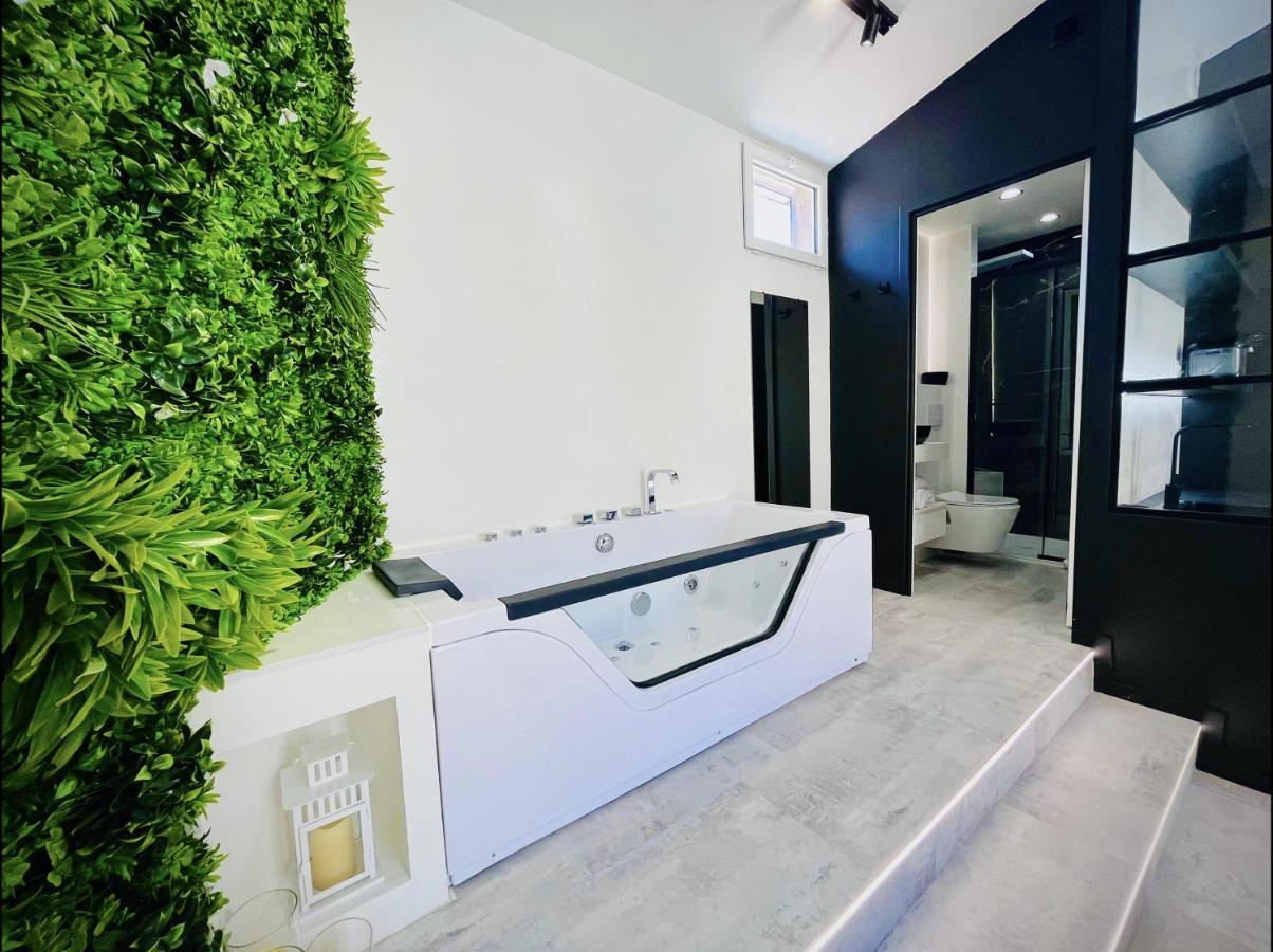 Apartment In The Avec Jacuzzi Privatif - Hyper Centre Montpellier