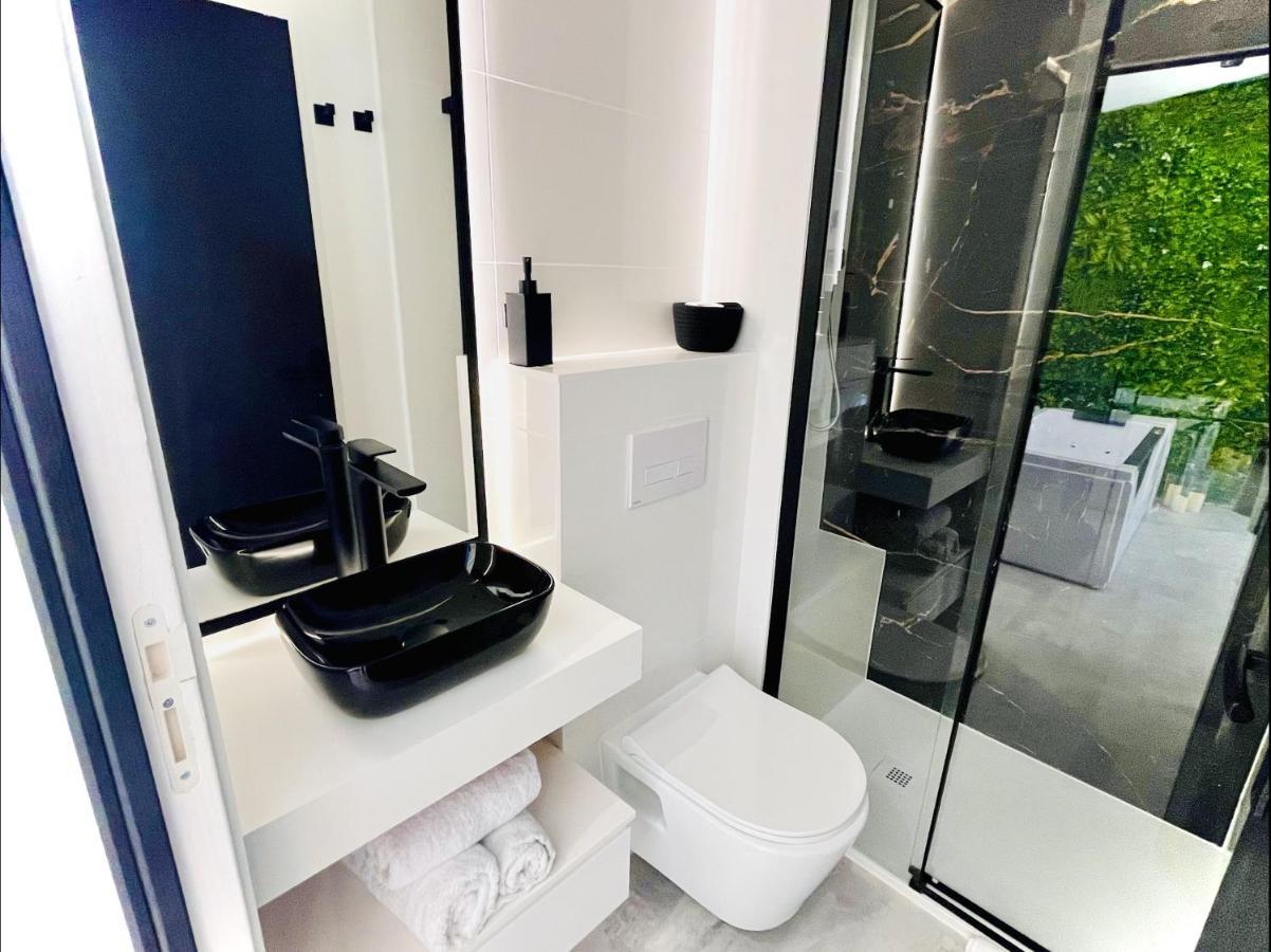 Apartment In The Avec Jacuzzi Privatif - Hyper Centre *
