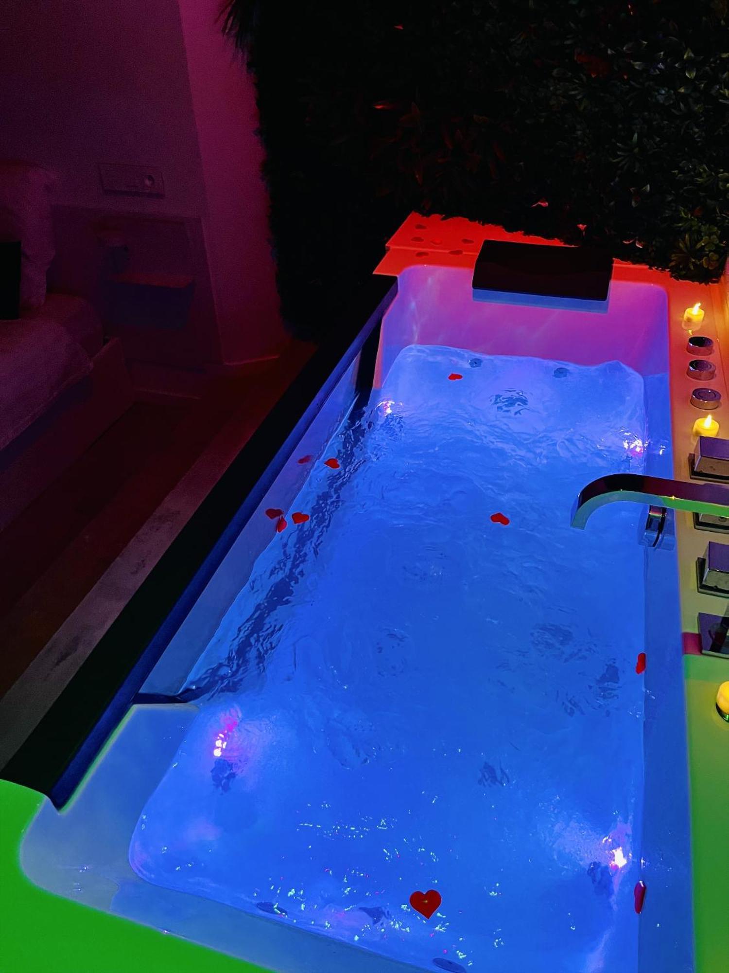 In The Avec Jacuzzi Privatif - Hyper Centre
